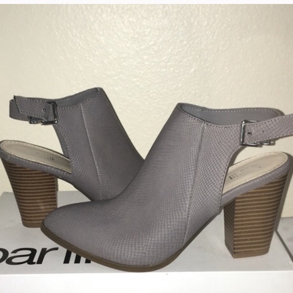 New gray ankle booties with strap - Picture 1 of 3